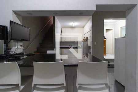 Casa à venda com 300m², 4 quartos e 3 vagas Casa à venda com 300m², 4 quartos e 3 vagasCozinha