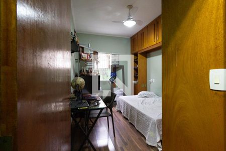 Casa à venda com 300m², 4 quartos e 3 vagas Casa à venda com 300m², 4 quartos e 3 vagasQuarto 1