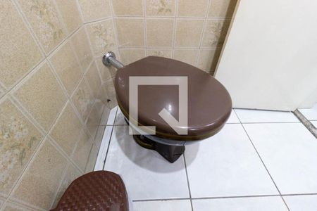 Casa à venda com 300m², 4 quartos e 3 vagas Casa à venda com 300m², 4 quartos e 3 vagasBanheiro