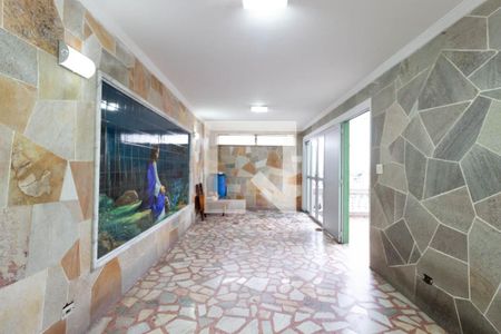 Casa à venda com 300m², 4 quartos e 3 vagas Casa à venda com 300m², 4 quartos e 3 vagasEntrada