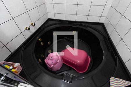 Casa à venda com 300m², 4 quartos e 3 vagas Casa à venda com 300m², 4 quartos e 3 vagasBanheiro Suíte 1