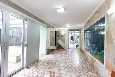 Casa à venda com 300m², 4 quartos e 3 vagas Casa à venda com 300m², 4 quartos e 3 vagasEntrada