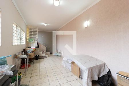 Casa à venda com 300m², 4 quartos e 3 vagas Casa à venda com 300m², 4 quartos e 3 vagasSalão