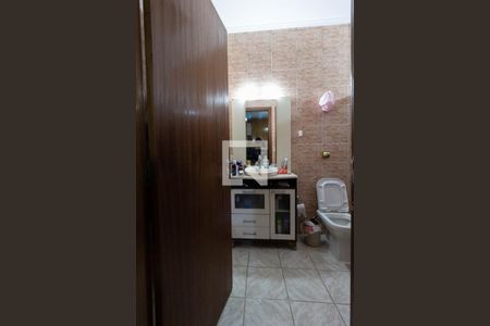 Casa à venda com 300m², 4 quartos e 3 vagas Casa à venda com 300m², 4 quartos e 3 vagasBanheiro Suíte 2