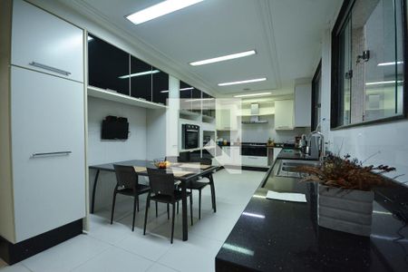 Apartamento à venda com 640m², 7 quartos e 2 vagasCozinha