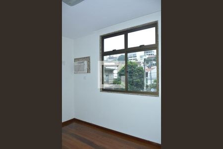 Apartamento à venda com 195m², 4 quartos e 3 vagasQuarto 2