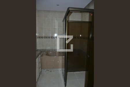 Apartamento à venda com 195m², 4 quartos e 3 vagasBanheiro da Suíte 4