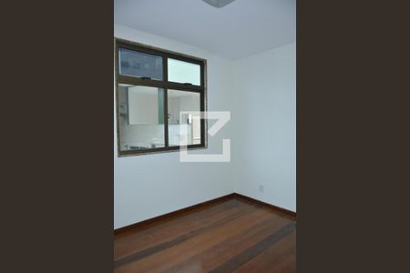 Apartamento à venda com 195m², 4 quartos e 3 vagasQuarto 2