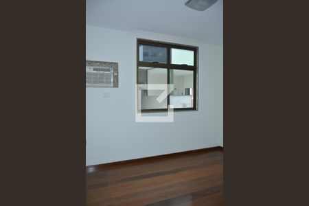 Apartamento à venda com 195m², 4 quartos e 3 vagasQuarto 2