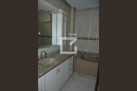 Apartamento à venda com 195m², 4 quartos e 3 vagasBanheiro da Suíte 4