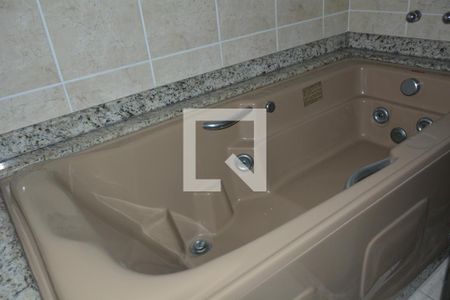 Apartamento à venda com 195m², 4 quartos e 3 vagasBanheiro da Suíte 4