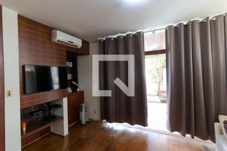 Casa para alugar com 628m², 5 quartos e 7 vagas Casa para alugar com 628m², 5 quartos e 7 vagasSala de TV