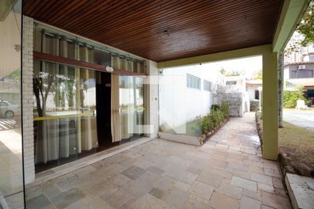 Casa para alugar com 628m², 5 quartos e 7 vagas Casa para alugar com 628m², 5 quartos e 7 vagasVaranda