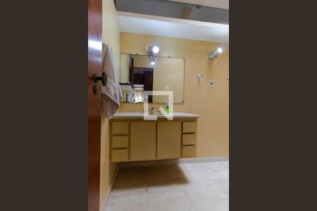 Casa para alugar com 628m², 5 quartos e 7 vagas Casa para alugar com 628m², 5 quartos e 7 vagasBanheiro 02