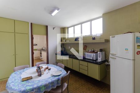 Casa para alugar com 628m², 5 quartos e 7 vagas Casa para alugar com 628m², 5 quartos e 7 vagasCopa