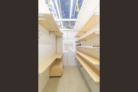 Apartamento à venda com 578m², 5 quartos e 2 vagas Apartamento à venda com 578m², 5 quartos e 2 vagasCloset