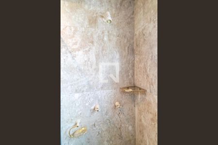 Apartamento à venda com 578m², 5 quartos e 2 vagas Apartamento à venda com 578m², 5 quartos e 2 vagasBanheiro da Suíte 2