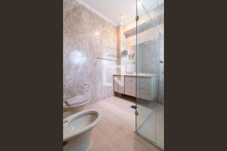 Apartamento à venda com 578m², 5 quartos e 2 vagas Apartamento à venda com 578m², 5 quartos e 2 vagasBanheiro da Suíte 2