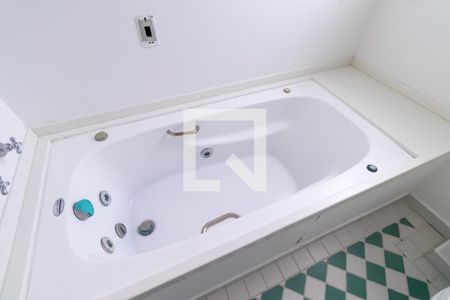 Apartamento à venda com 578m², 5 quartos e 2 vagas Apartamento à venda com 578m², 5 quartos e 2 vagasBanhero da Suíte 1