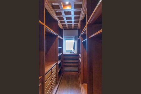 Apartamento à venda com 578m², 5 quartos e 2 vagas Apartamento à venda com 578m², 5 quartos e 2 vagasCloset