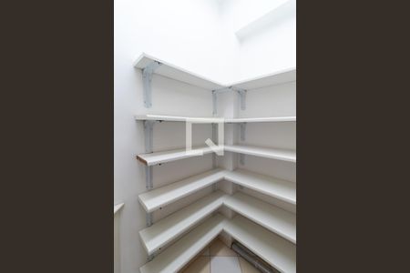 Apartamento à venda com 578m², 5 quartos e 2 vagas Apartamento à venda com 578m², 5 quartos e 2 vagasDispensa