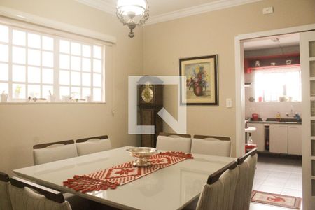 Casa à venda com 180m², 3 quartos e 2 vagas Casa à venda com 180m², 3 quartos e 2 vagasSala de Jantar