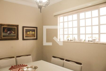 Casa à venda com 180m², 3 quartos e 2 vagas Casa à venda com 180m², 3 quartos e 2 vagasSala de Jantar