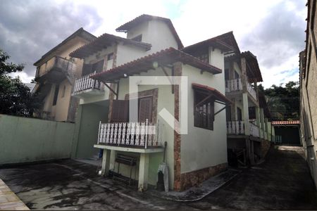 Casa à venda com 269m², 3 quartos e 5 vagasFachada Traseira