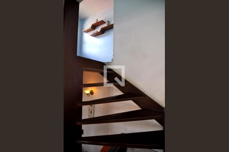 Casa à venda com 269m², 3 quartos e 5 vagasAcesso ao Terceiro Andar