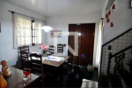 Casa à venda com 269m², 3 quartos e 5 vagasSala