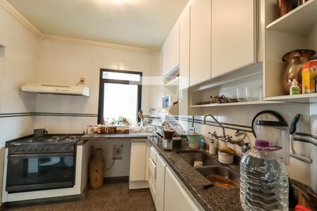 Apartamento para alugar com 180m², 3 quartos e 3 vagas Apartamento para alugar com 180m², 3 quartos e 3 vagasCozinha