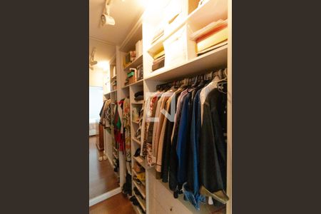 Apartamento à venda com 185m², 3 quartos e 2 vagas Apartamento à venda com 185m², 3 quartos e 2 vagasCloset da Suíte