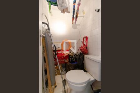 Apartamento à venda com 185m², 3 quartos e 2 vagas Apartamento à venda com 185m², 3 quartos e 2 vagasBanheiro de Serviço