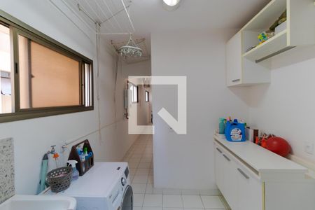 Apartamento à venda com 185m², 3 quartos e 2 vagas Apartamento à venda com 185m², 3 quartos e 2 vagasÁrea de Serviço
