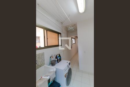 Apartamento à venda com 185m², 3 quartos e 2 vagas Apartamento à venda com 185m², 3 quartos e 2 vagasÁrea de Serviço