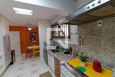Apartamento à venda com 185m², 3 quartos e 2 vagas Apartamento à venda com 185m², 3 quartos e 2 vagasCozinha