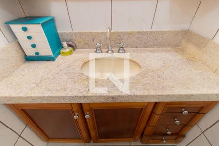 Casa à venda com 385m², 5 quartos e 9 vagas Casa à venda com 385m², 5 quartos e 9 vagasBanheiro da Suíte 3