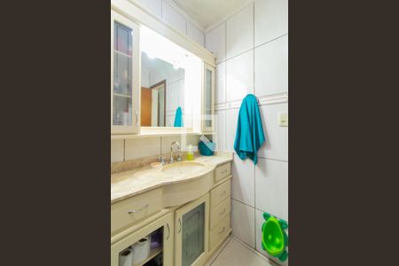 Casa à venda com 385m², 5 quartos e 9 vagas Casa à venda com 385m², 5 quartos e 9 vagasBanheiro Corredor