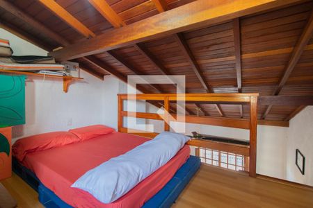 Casa à venda com 385m², 5 quartos e 9 vagas Casa à venda com 385m², 5 quartos e 9 vagasQuarto 4