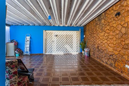 Casa à venda com 153m², 4 quartos e 3 vagas Casa à venda com 153m², 4 quartos e 3 vagasGaragem