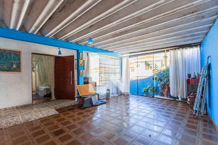 Casa à venda com 153m², 4 quartos e 3 vagas Casa à venda com 153m², 4 quartos e 3 vagasGaragem