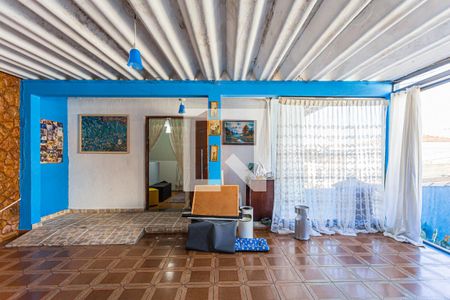 Casa à venda com 153m², 4 quartos e 3 vagas Casa à venda com 153m², 4 quartos e 3 vagasGaragem