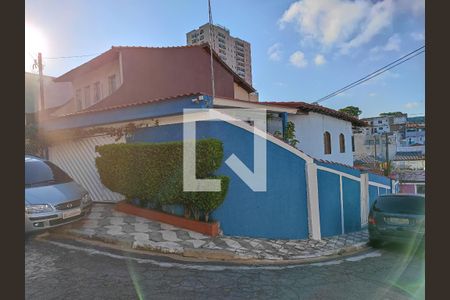 Casa à venda com 153m², 4 quartos e 3 vagas Casa à venda com 153m², 4 quartos e 3 vagasFachada