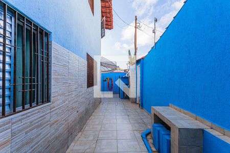 Casa à venda com 153m², 4 quartos e 3 vagas Casa à venda com 153m², 4 quartos e 3 vagasQuintal Lateral