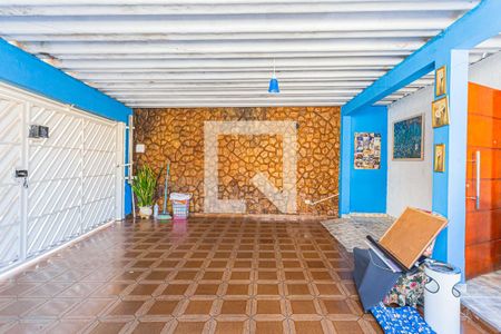 Casa à venda com 153m², 4 quartos e 3 vagas Casa à venda com 153m², 4 quartos e 3 vagasGaragem