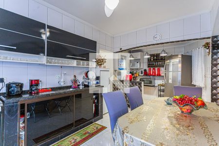 Casa à venda com 153m², 4 quartos e 3 vagas Casa à venda com 153m², 4 quartos e 3 vagasCozinha