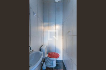 Casa à venda com 153m², 4 quartos e 3 vagas Casa à venda com 153m², 4 quartos e 3 vagasBanheiro de Serviço