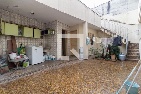Casa à venda com 202m², 3 quartos e 4 vagas Casa à venda com 202m², 3 quartos e 4 vagasQuintal