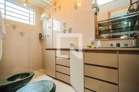 Casa à venda com 280m², 4 quartos e 6 vagasBanheiro da Suíte