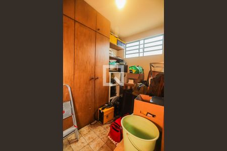 Casa à venda com 280m², 4 quartos e 6 vagasQuarto de Serviço